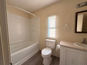 66 N Market St in Dover, AR - Building Photo - Building Photo