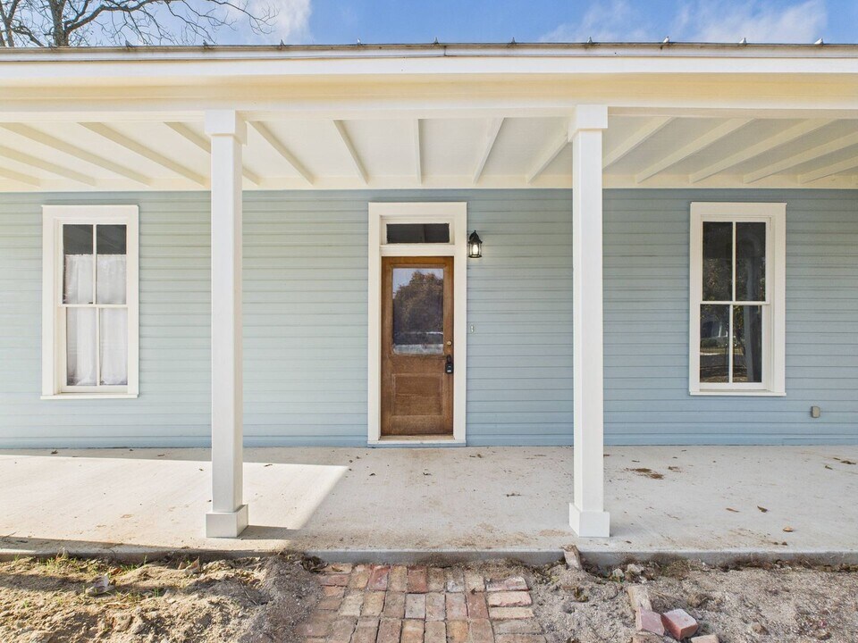 401 Fulton St in Fredericksburg, TX - Building Photo