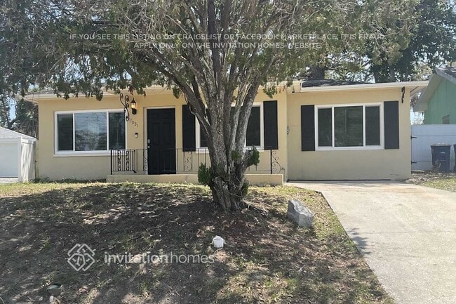 1031 Apache Trail in Clearwater, FL - Foto de edificio - Building Photo