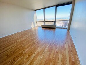 2400 N Lakeview Ave in Chicago, IL - Building Photo - Building Photo
