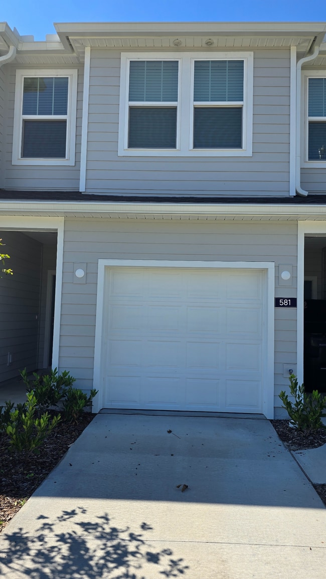 581 Holly Lks Dr