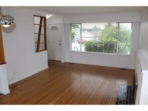 9686 Princess Dr in Surrey, BC - Building Photo - Building Photo