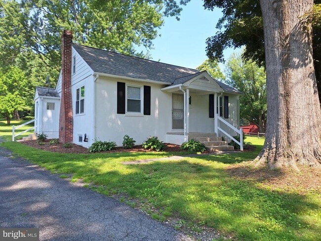 property at 624 Chandler Mill Rd