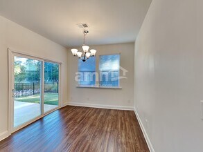 225 Rivulet Dr in Holly Springs, GA - Foto de edificio - Building Photo