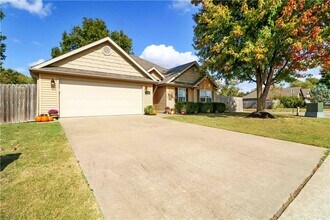 3000 SW Wentworth Ave in Bentonville, AR - Building Photo - Building Photo