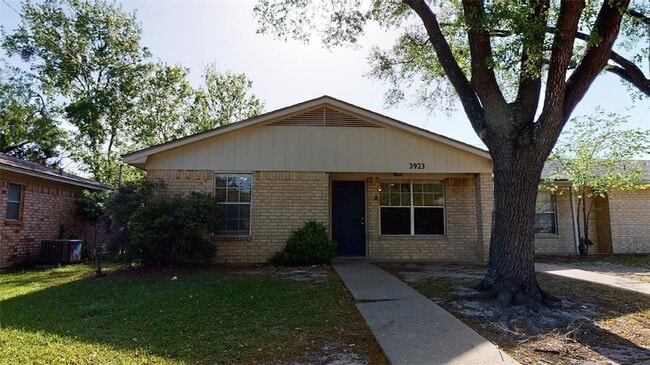 3923 Olive St, Unit A in Bryan, TX - Building Photo - Building Photo