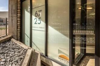 6725 N Sheridan Rd in Chicago, IL - Building Photo - Building Photo