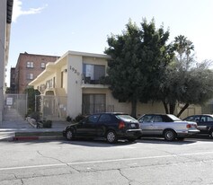 1930 Tamarind Ave Apartments