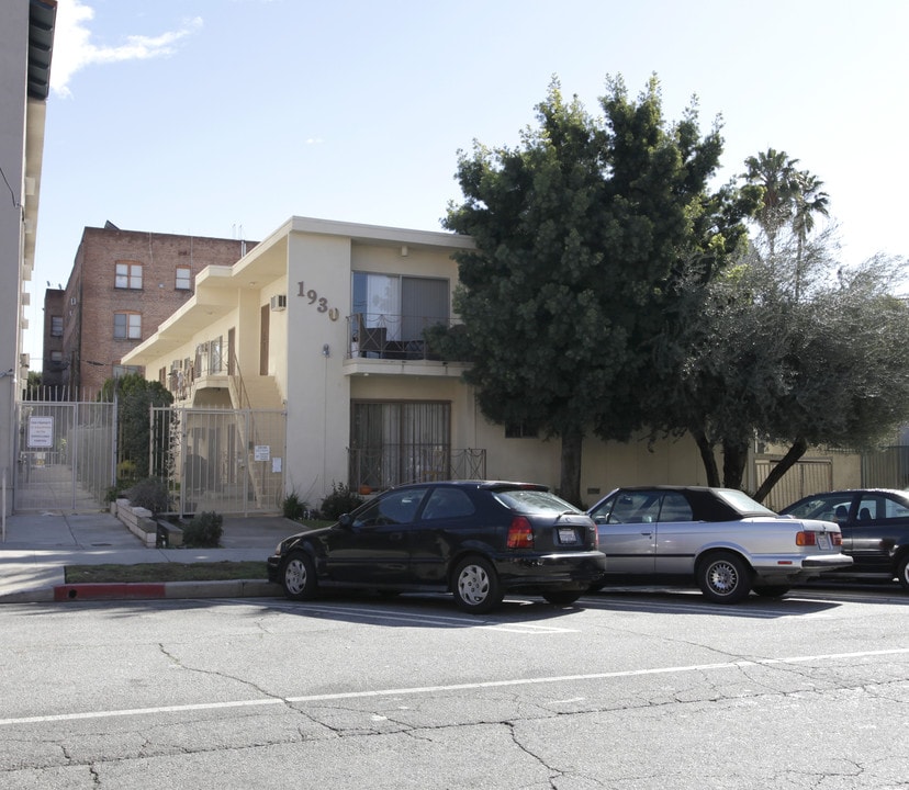 1930 Tamarind Ave in Los Angeles, CA - Building Photo