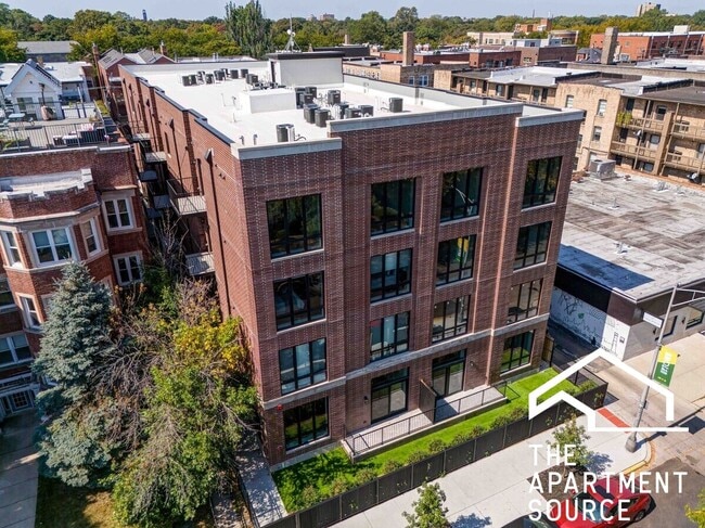 4104 N Sheridan Rd, Unit 1