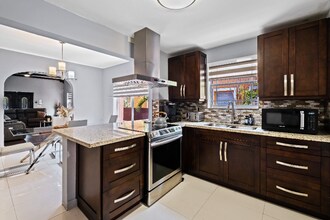 37 NW 47th Terrace in Miami, FL - Building Photo - Building Photo