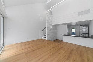 1951 NE 51st St in Fort Lauderdale, FL - Building Photo