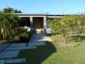 1433 SE 5th Ct in Deerfield Beach, FL - Foto de edificio - Building Photo