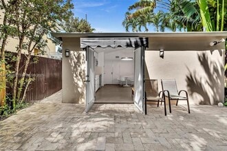 836 W 40th St in Miami Beach, FL - Building Photo - Building Photo