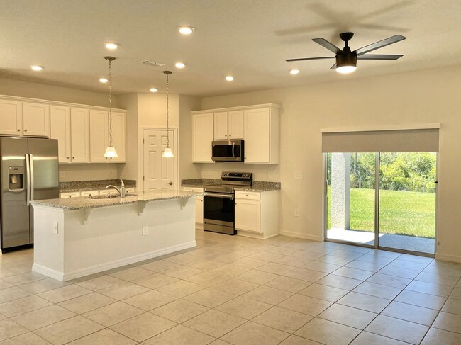 4070 Heath Pl in Titusville, FL - Foto de edificio - Building Photo