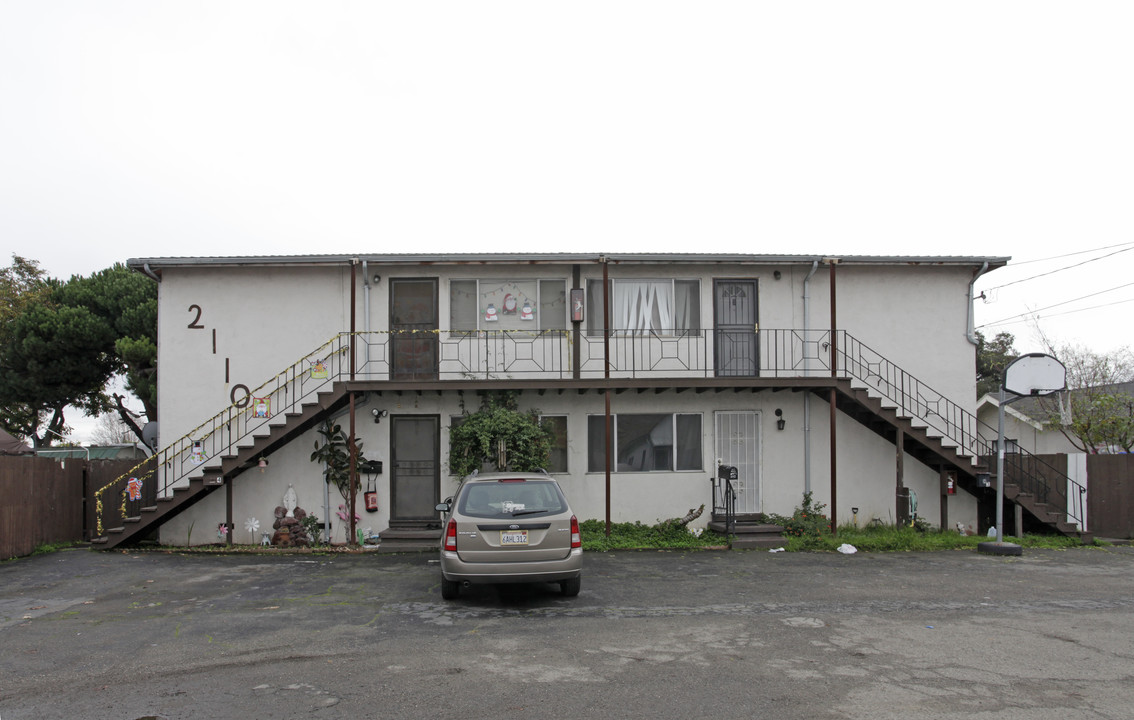 2110-2112 Marina Blvd in San Leandro, CA - Building Photo