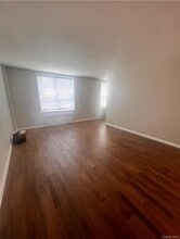 55 Austin Pl in Staten Island, NY - Building Photo - Building Photo