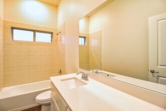 7401 Hawthorne Wy in Krugerville, TX - Foto de edificio - Building Photo