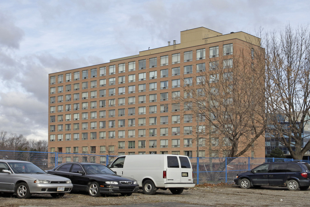 Millbrook Place in Mississauga, ON - Building Photo