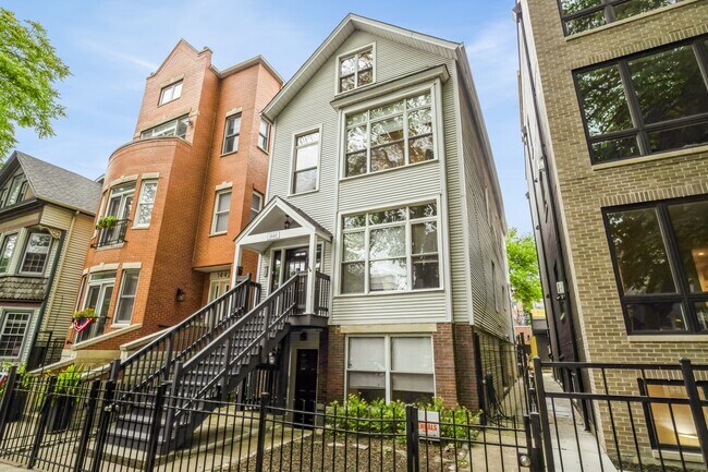 property at 1440 W School St