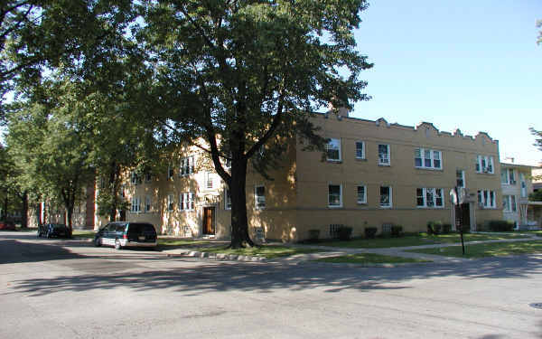 5303 W Barry Ave in Chicago, IL - Foto de edificio - Building Photo