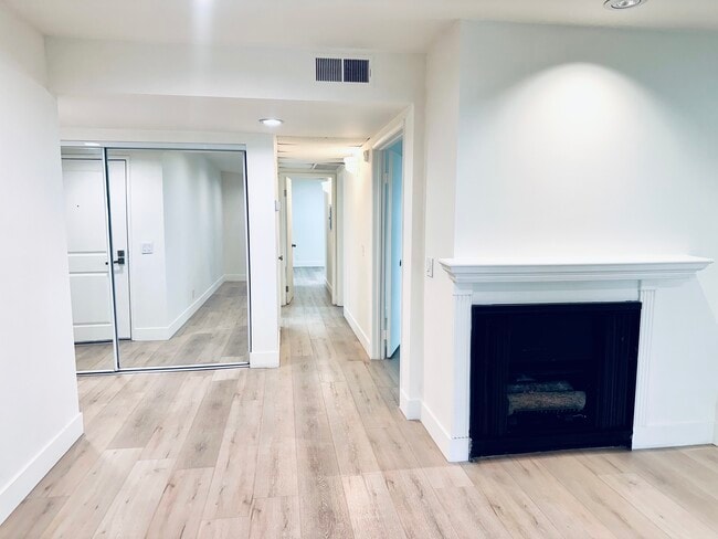 4648 Park Granada, Unit 170 in Calabasas, CA - Building Photo - Building Photo