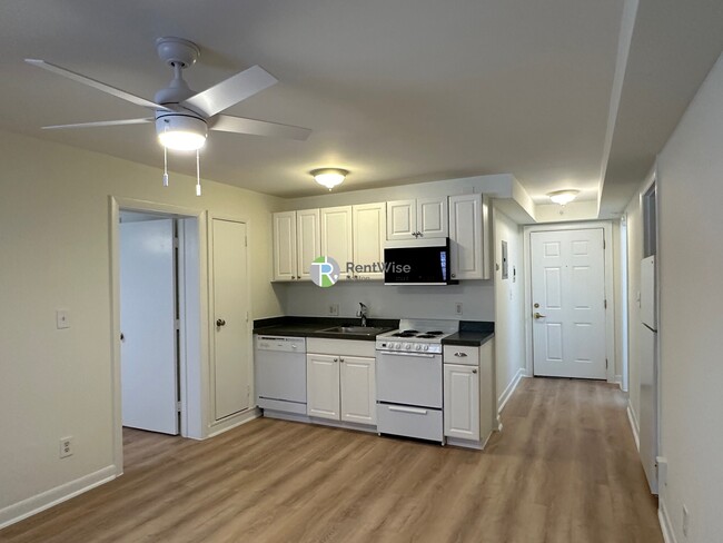 8 Griggs St, Unit 2 in Boston, MA - Foto de edificio - Building Photo