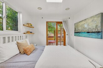 718 Vernon Ave in Venice, CA - Building Photo - Building Photo