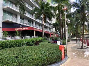690 SW 1st Ct, Unit 21 in Miami, FL - Building Photo - Building Photo