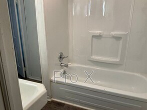 1007 E Madison St in Pittsburg, KS - Building Photo - Building Photo