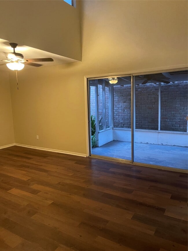 4809 Oak Hollow St in Baytown, TX - Building Photo - Building Photo