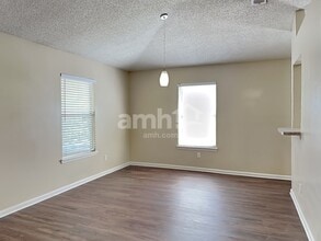 2377 Companion Cir E in Jacksonville, FL - Building Photo - Building Photo