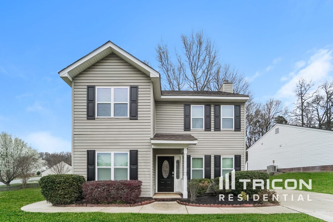 8609 Casa Ct in Charlotte, NC - Building Photo