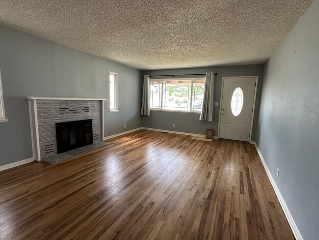 3725 Madison St in Klamath Falls, OR - Building Photo - Building Photo