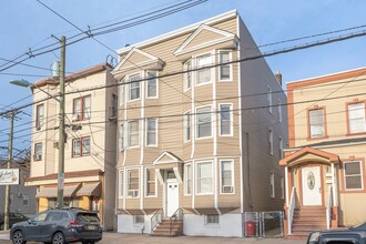 349 Avenue E in Bayonne, NJ - Building Photo - Building Photo