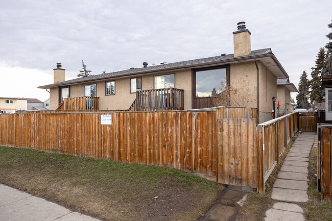 836 44 St SE in Calgary, AB - Building Photo - Building Photo