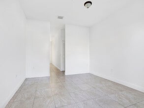 18110 NW 59th Ave in Miami, FL - Building Photo - Building Photo