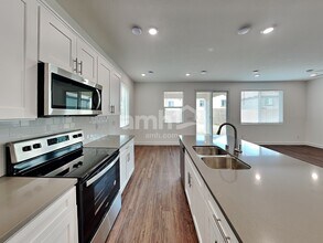 9128 Ribbon Mdw Ct in Las Vegas, NV - Building Photo - Building Photo