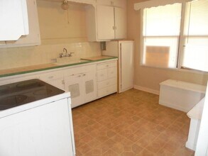1206 Washington Ave in Oroville, CA - Building Photo - Building Photo