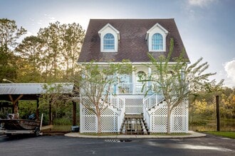 1102 Stanfield Point Rd in Gautier, MS - Building Photo - Building Photo