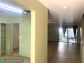 11571 NW 35th St in Coral Springs, FL - Building Photo - Building Photo