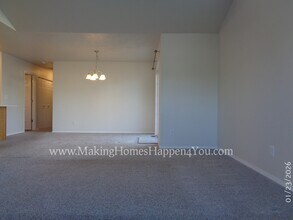 7475 Parkplace Dr NE in Keizer, OR - Building Photo - Building Photo