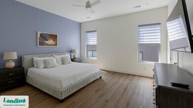 2206 Arroyo Ave, Unit 303 in Dallas, TX - Building Photo - Building Photo