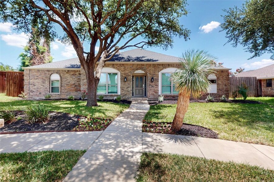 2260 Valley Mill in Carrollton, TX - Foto de edificio