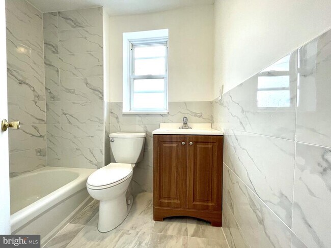 619 N 11th St in Philadelphia, PA - Building Photo - Building Photo