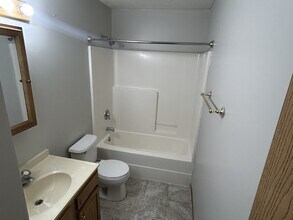 2910 N 42nd St in Lincoln, NE - Building Photo - Building Photo