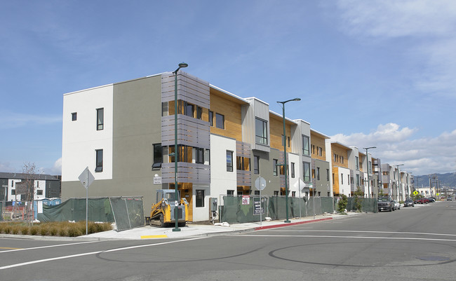 Zephyr Gate in Oakland, CA - Building Photo - Building Photo