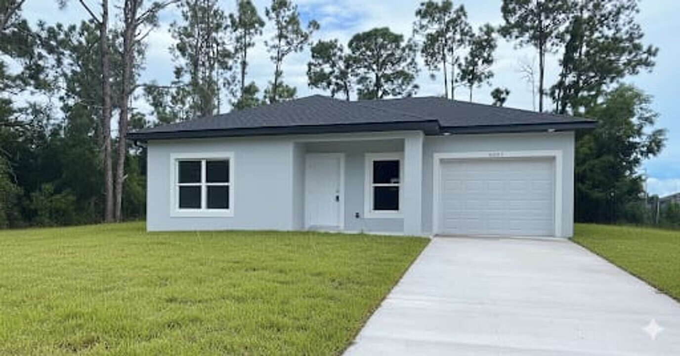 3909 4th St W in Lehigh Acres, FL - Building Photo