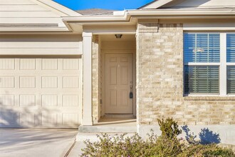 213 Andesite Trl in Buda, TX - Building Photo - Building Photo