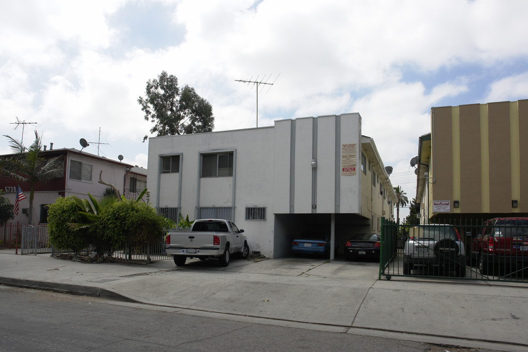 5742 Waring Ave in Los Angeles, CA - Building Photo